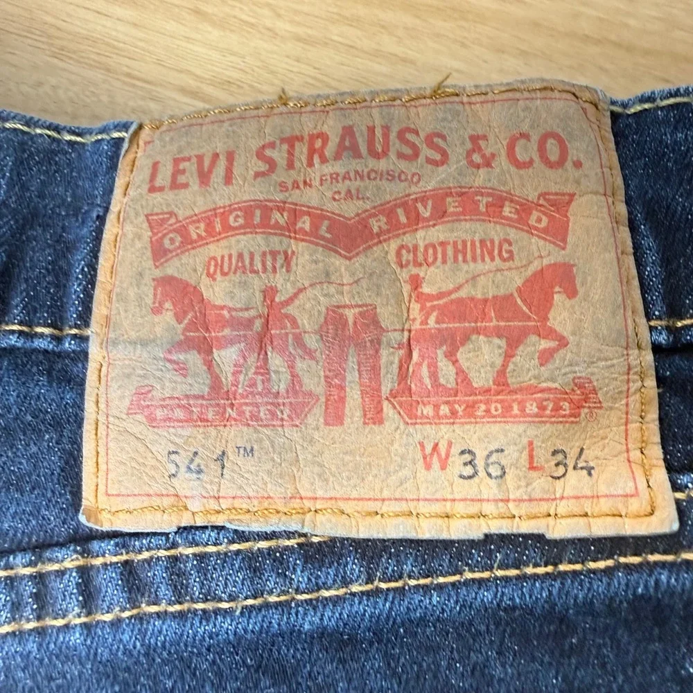 Levi's 541 Mens Dark Wash Athletic Fit Tapered Leg Jeans 36x34 (36x32) Distress